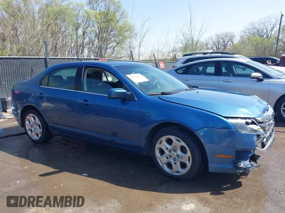 2010 Ford Fusion SE z VIN 3FAHP0HA0AR355625, wystawiony jako IAAI lot #41938652 z przebiegiem 157 660 mil mil oraz . Historia ofert i sprzedaży dostępna na DreamBid. Obrazek 14.