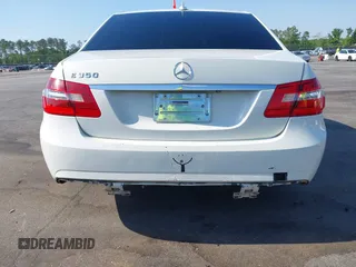 2010 Mercedes-Benz E 350 Luxury with VIN WDDHF5GB7AA092392, listed as a IAAI auction lot 42064710 with 174,292 mi miles and . Bid and sale history available at carsss.com. Image 18.