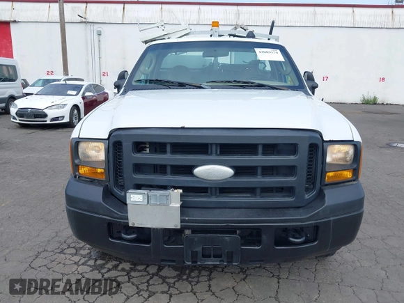 2006 Ford F-350 with VIN 1FDSF305X6EB15264, listed as a IAAI auction lot 42009579 with 97,945 mi miles and . Bid and sale history available at DreamBid. Image 6.