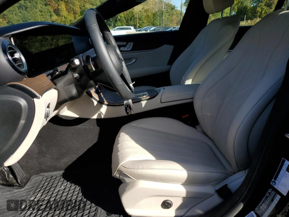 2023 Mercedes-Benz E 350 with VIN W1KZF8EB5PB132464, listed as a Copart auction lot 75684214 with 2,776 mi miles and Salvage Title. Bid and sale history available at DreamBid. Image 7.