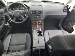 2008 Mercedes-Benz C 300 Sport z VIN WDDGF54X58R040265, wystawiony jako Copart lot #60092695 z przebiegiem 101 783 mil mil oraz Szkoda całkowita • Salvage title. Historia ofert i sprzedaży dostępna na DreamBid. Obrazek 8.