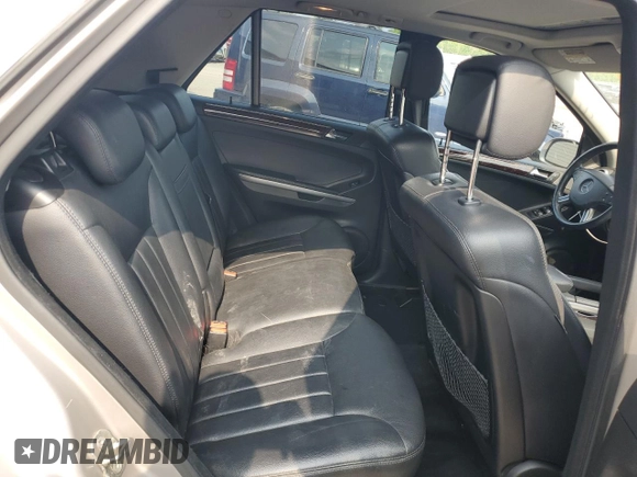2006 Mercedes-Benz M 500 z VIN 4JGBB75E86A099990, wystawiony jako Copart lot #59701535 z przebiegiem 124 572 mil mil oraz Szkoda całkowita • Salvage title. Historia ofert i sprzedaży dostępna na DreamBid. Obrazek 10.