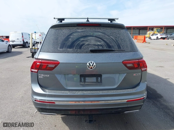 2020 Volkswagen Tiguan SEL Premium R-Line with VIN 3VV4B7AX2LM150484, listed as a IAAI auction lot 40675784 with 37,757 mi miles. Bid and sale history available at carsss.com. Image 16.
