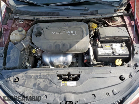 2015 Chrysler 200 S z VIN 1C3CCCBB7FN590895, wystawiony jako Copart lot #58063265 z przebiegiem 115 611 mil mil oraz Szkoda całkowita • Salvage title. Historia ofert i sprzedaży dostępna na DreamBid. Obrazek 11.