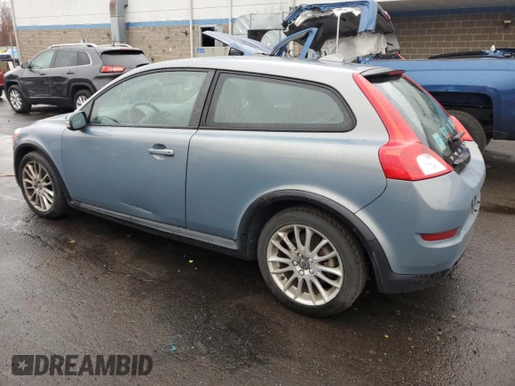 2012 Volvo C30 z VIN YV1672MK8C2277351, wystawiony jako Copart lot #82423314 z przebiegiem 217 198 mil mil oraz Szkoda całkowita • Salvage title. Historia ofert i sprzedaży dostępna na DreamBid. Obrazek 2.