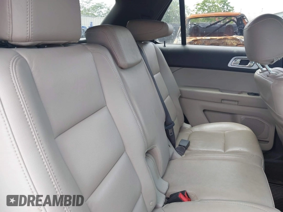 2011 Ford Explorer XLT z VIN 1FMHK8D82BGA61609, wystawiony jako IAAI lot #41896518 z przebiegiem 187 252 mil mil oraz . Historia ofert i sprzedaży dostępna na DreamBid. Obrazek 8.