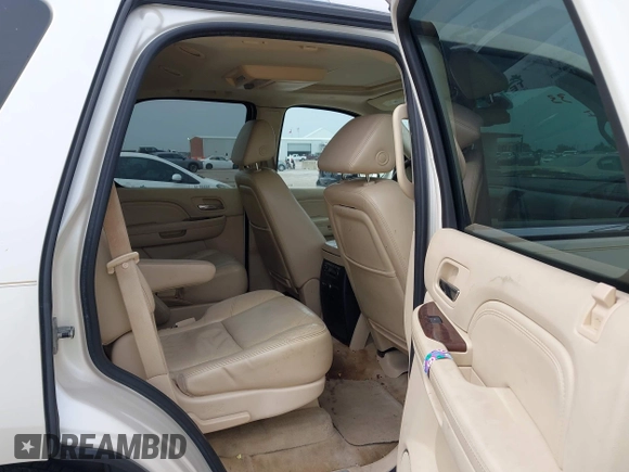 2008 Cadillac Escalade z VIN 1GYFK63838R213504, wystawiony jako IAAI lot #42074133 z przebiegiem 123 986 mil mil oraz . Historia ofert i sprzedaży dostępna na DreamBid. Obrazek 8.