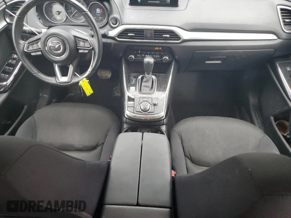2020 Mazda CX-9 Sport z VIN JM3TCABY6L0413940, wystawiony jako Copart lot #39110534 z przebiegiem 20 881 mil mil oraz . Historia ofert i sprzedaży dostępna na DreamBid. Obrazek 8.