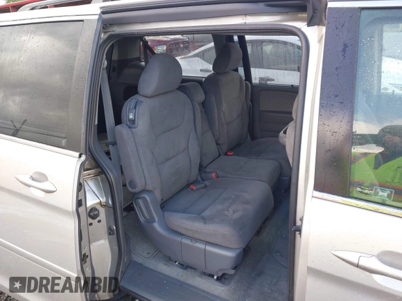 2006 Honda Odyssey EX z VIN 5FNRL38406B403736, wystawiony jako IAAI lot #42288117 z przebiegiem 159 686 mil mil oraz . Historia ofert i sprzedaży dostępna na DreamBid. Obrazek 8.