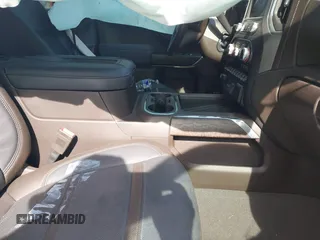 2020 GMC Sierra 1500 Denali z VIN 1GTU9FEL8LZ203683, wystawiony jako IAAI lot #42225894 z przebiegiem 42 577 mil mil oraz . Historia ofert i sprzedaży dostępna na DreamBid. Obrazek 5.