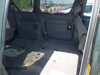 2000 Toyota Sienna LE z VIN 4T3ZF13C8YU215604, wystawiony jako IAAI lot #42348047 z przebiegiem 286 642 mil mil oraz . Historia ofert i sprzedaży dostępna na DreamBid. Obrazek 8.