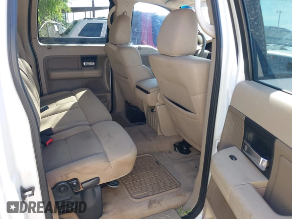 2006 Ford F-150 XLT z VIN 1FTPW12V96KD74745, wystawiony jako IAAI lot #42618406 z przebiegiem 222 461 mil mil oraz . Historia ofert i sprzedaży dostępna na DreamBid. Obrazek 8.