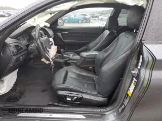 2016 BMW M2 z VIN WBS1H9C57GV785969, wystawiony jako Copart lot #81995033 z przebiegiem 53 184 mil mil oraz . Historia ofert i sprzedaży dostępna na DreamBid. Obrazek 7.