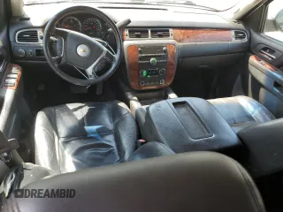 2011 Chevrolet Suburban LT с VIN 1GNSCJE00BR213311, выставлен на аукционе Copart как лот 55612835 с пробегом 219 379 миль миль и Списание • Salvage title. История ставок и продаж доступна на DreamBid. Изображение 8.