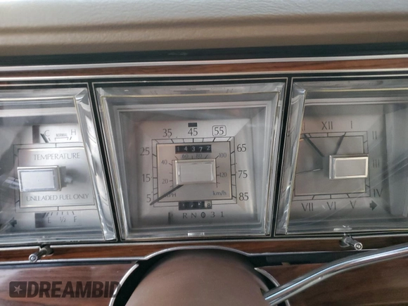 1980 Lincoln Continental with VIN 0Y90G643044, listed as a Copart auction lot 80618964 with 14,372 mi miles and Clean Title. Bid and sale history available at DreamBid. Image 9.