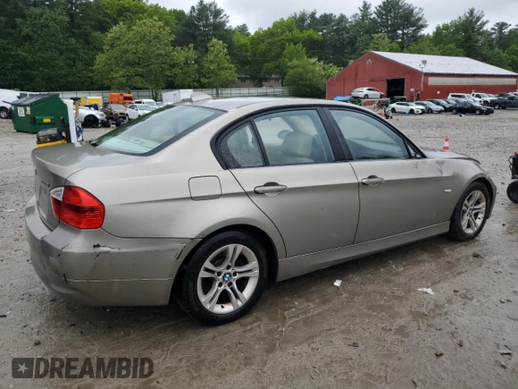 2008 BMW 3 Series 328xi z VIN WBAVC93578K056457, wystawiony jako Copart lot #57771205 z przebiegiem 172 843 mil mil oraz Czysty tytuł • Clean title. Historia ofert i sprzedaży dostępna na DreamBid. Obrazek 3.