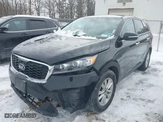 2019 Kia Sorento LX V6 with VIN 5XYPGDA50KG498757, listed as a IAAI auction lot 41612785 with 183,032 mi miles. Bid and sale history available at carsss.com. Image 17.