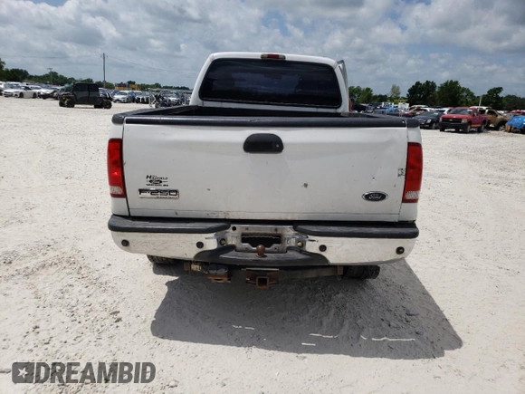 2005 Ford F-250 XL z VIN 1FTSW21P15EC09840, wystawiony jako Copart lot #59973955 z przebiegiem 407 922 mil mil oraz Szkoda całkowita • Salvage title. Historia ofert i sprzedaży dostępna na DreamBid. Obrazek 6.