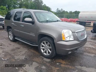 2013 GMC Yukon Denali z VIN 1GKS2EEF1DR364298, wystawiony jako IAAI lot #42184663 z przebiegiem 174 910 mil mil oraz . Historia ofert i sprzedaży dostępna na DreamBid. Obrazek 1.