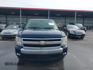 2007 Chevrolet Silverado 1500 LT w/1LT with VIN 2GCEC19C871611411, listed as a IAAI auction lot 41595381 with 198,104 mi miles. Bid and sale history available at carsss.com. Image 12.