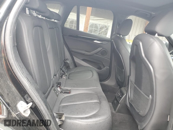 2021 BMW X1 xDrive28i z VIN WBXJG9C06M5T76049, wystawiony jako Copart lot #51816115 z przebiegiem 59 656 mil mil oraz Szkoda całkowita • Salvage title. Historia ofert i sprzedaży dostępna na DreamBid. Obrazek 11.