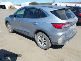 2022 Ford Escape SE with VIN 1FMCU9G62NUA84690, listed as a IAAI auction lot 41813162 with 76,499 mi miles. Bid and sale history available at carsss.com. Image 3.