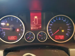 2009 Volkswagen Touareg VR6 z VIN WVGBE77L29D015958, wystawiony jako Copart lot #52019505 z przebiegiem 179 339 mil mil oraz Czysty tytuł • Clean title. Historia ofert i sprzedaży dostępna na DreamBid. Obrazek 9.