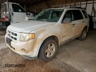 2010 Ford Escape Hybrid z VIN 1FMCU4K32AKA08232, wystawiony jako Copart lot #55356045 z przebiegiem 118 496 mil mil oraz Szkoda całkowita • Salvage title. Historia ofert i sprzedaży dostępna na DreamBid. Obrazek 1.