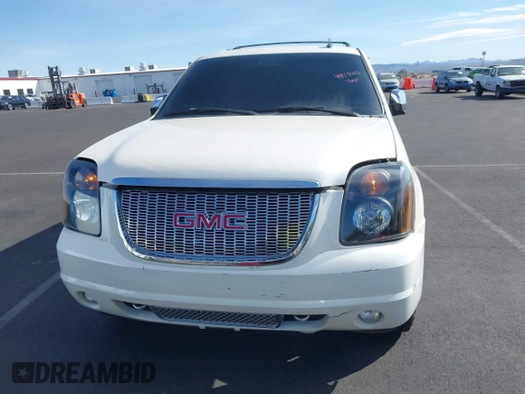 2008 GMC Yukon SLT w/4SB with VIN 1GKFC13JX8R175248, listed as a IAAI auction lot 41913083 with 193,272 mi miles. Bid and sale history available at carsss.com. Image 6.