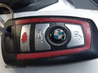 2016 BMW 3 Series 328i xDrive z VIN WBA8E3G50GNU01162, wystawiony jako IAAI lot #41934401 z przebiegiem 106 967 mil mil oraz . Historia ofert i sprzedaży dostępna na DreamBid. Obrazek 11.