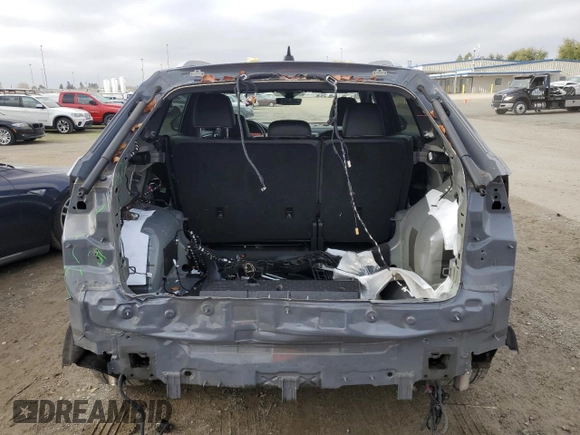 2022 Volkswagen Atlas SEL R-Line z VIN 1V2SE2CA3NC206184, wystawiony jako Copart lot #85261314 z przebiegiem 42 156 mil mil oraz Szkoda całkowita • Salvage title. Historia ofert i sprzedaży dostępna na DreamBid. Obrazek 6.