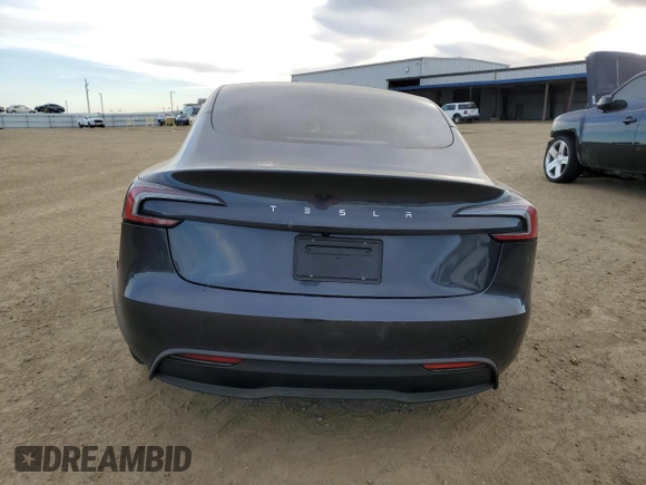 2024 Tesla Model 3 z VIN 5YJ3E1EA5RF741944, wystawiony jako Copart lot #45755205 z przebiegiem Nie podano mil oraz Szkody całkowita. Historia ofert i sprzedaży dostępna na DreamBid. Obrazek 6.