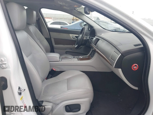 2013 Jaguar XF I4 RWD with VIN SAJWA0ES6DPU00600, listed as a IAAI auction lot 41414317 with 125,439 mi miles. Bid and sale history available at carsss.com. Image 5.