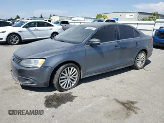 2013 Volkswagen Jetta SEL z VIN 3VWLP7AJ5DM241805, wystawiony jako Copart lot #55337675 z przebiegiem 97 299 mil mil oraz Szkoda całkowita • Salvage title. Historia ofert i sprzedaży dostępna na DreamBid. Obrazek 1.