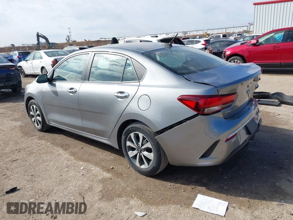2021 Kia Rio S with VIN 3KPA24AD5ME424195, listed as a IAAI auction lot 41430268 with 17,367 mi miles. Bid and sale history available at carsss.com. Image 3.