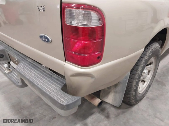 2002 Ford Ranger XL with VIN 1FTYR14U02PB48204, listed as a IAAI auction lot 41928327 with 276,244 mi miles. Bid and sale history available at carsss.com. Image 12.