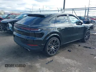 2025 Porsche Cayenne z VIN WP1BA2AY4SDA29016, wystawiony jako IAAI lot #41899275 z przebiegiem 7 099 mil mil oraz . Historia ofert i sprzedaży dostępna na DreamBid. Obrazek 4.