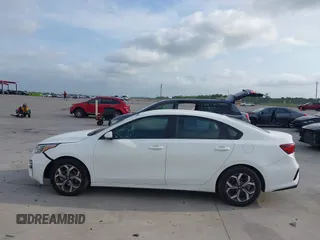2021 Kia Forte LXS z VIN 3KPF24AD1ME315531, wystawiony jako IAAI lot #42286920 z przebiegiem 88 727 mil mil oraz . Historia ofert i sprzedaży dostępna na DreamBid. Obrazek 14.