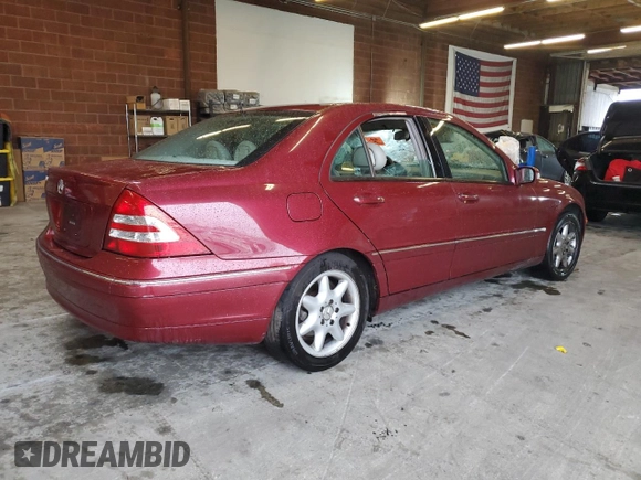 2003 Mercedes-Benz C 320 with VIN WDBRF64JX3E011458, listed as a Copart auction lot 45239835 with 203,013 mi miles and Salvage title. Bid and sale history available at DreamBid. Image 3.