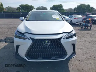 2024 Lexus NX 350 Premium z VIN JTJGGCEZ5R5008594, wystawiony jako IAAI lot #41643849 z przebiegiem 13 519 mil mil oraz . Historia ofert i sprzedaży dostępna na DreamBid. Obrazek 12.