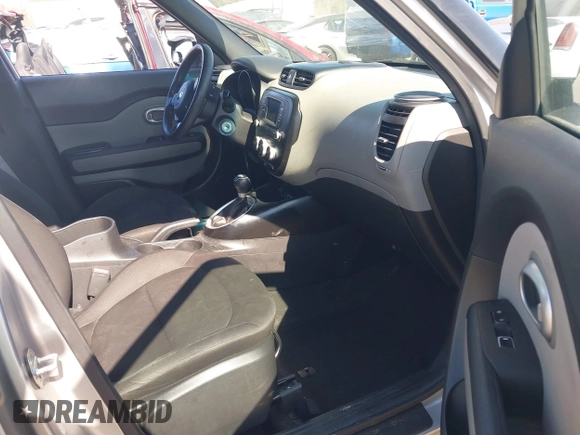 2018 Kia Soul with VIN KNDJN2A24J7575650, listed as a IAAI auction lot 41668389 with 88,759 mi miles. Bid and sale history available at carsss.com. Image 5.
