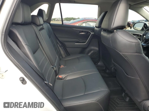 2021 Toyota RAV4 XLE Premium with VIN 2T3A1RFV6MW142184, listed as a Copart auction lot 60983715 with 31,814 mi miles and Salvage title. Bid and sale history available at DreamBid. Image 11.