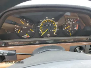 1989 Mercedes-Benz 420 420SEL with VIN WDBCA35D4KA435557, listed as a Copart auction lot 47271725 with 188,055 mi miles and Clean Title. Bid and sale history available at carsss.com. Image 9.