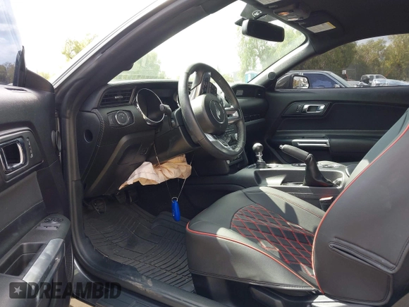 2017 Ford Mustang V6 z VIN 1FA6P8AM8H5336232, wystawiony jako IAAI lot #42089034 z przebiegiem 72 257 mil mil oraz . Historia ofert i sprzedaży dostępna na DreamBid. Obrazek 5.