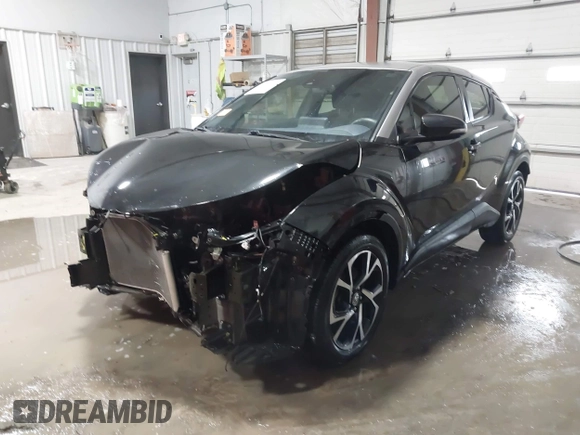 2020 Toyota C-HR LE z VIN JTNKHMBX2L1086683, wystawiony jako IAAI lot #41572864 z przebiegiem 75 711 mil mil oraz . Historia ofert i sprzedaży dostępna na DreamBid. Obrazek 2.