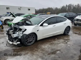 2023 Tesla Model 3 z VIN 5YJ3E1EA5PF560324, wystawiony jako Copart lot #46851535 z przebiegiem 111 683 mil mil oraz Szkoda całkowita • Salvage title. Historia ofert i sprzedaży dostępna na DreamBid. Obrazek 1.
