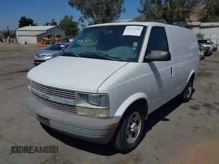 2004 Chevrolet Astro Cargo z VIN 1GCDM19X24B114698, wystawiony jako IAAI lot #42235338 z przebiegiem 253 944 mil mil oraz . Historia ofert i sprzedaży dostępna na DreamBid. Obrazek 2.