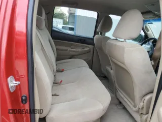2010 Toyota Tacoma PreRunner z VIN 3TMJU4GN2AM106935, wystawiony jako Copart lot #55923065 z przebiegiem Nie podano mil oraz Szkoda całkowita • Salvage title. Historia ofert i sprzedaży dostępna na DreamBid. Obrazek 10.