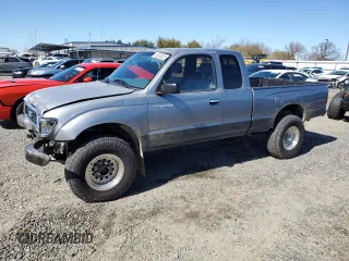 1996 Toyota Tacoma z VIN 4TAWM72NXTZ168868, wystawiony jako Copart lot #46953825 z przebiegiem 438 061 mil mil oraz Szkody całkowita. Historia ofert i sprzedaży dostępna na DreamBid. Obrazek 1.