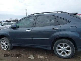 2008 Lexus RX 350 z VIN 2T2HK31U48C077774, wystawiony jako IAAI lot #41703430 z przebiegiem 202 028 mil mil oraz . Historia ofert i sprzedaży dostępna na DreamBid. Obrazek 15.
